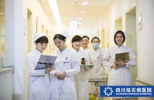 我院护理技术骨干集体查房(图3)
